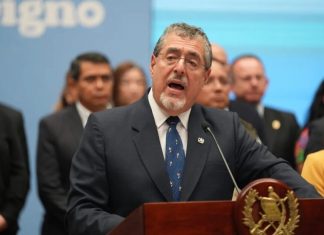Presidente de Guatemala impulsa reforma para que la propiedad de tierras esté en manos de indígenas