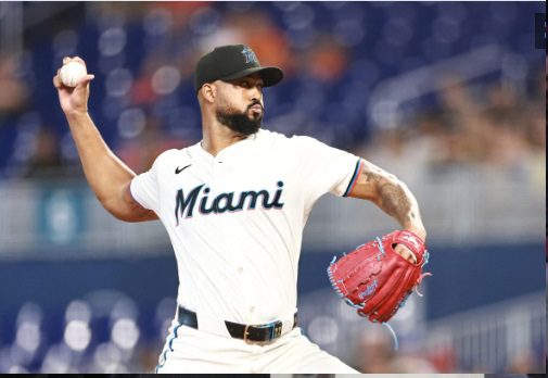 Astros anotan 5 carreras en cuarto inning a Sandy Alcántara, quien vuelve a flaquear