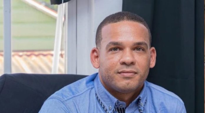 Renuncia el único regidor que tenía el PLD en Barahona; Toidy Gustavo Pérez pasaría a la Fuerza del Pueblo