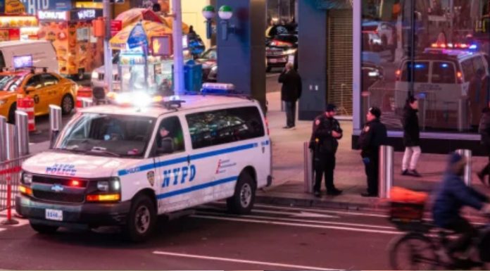 Tiroteo en Time Square de Nueva York deja tres hombres heridos y un adolescente detenido