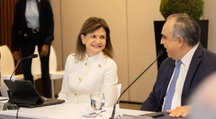 Vicepresidenta Raquel Peña afirma ante el CONEP que RD avanza sobre bases sólidas