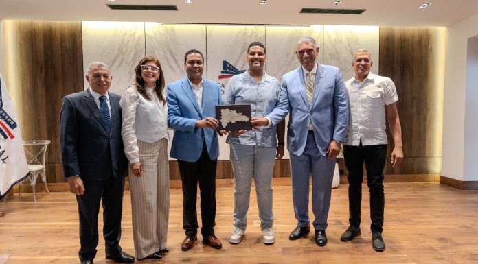 Liga Municipal Dominicana celebra reconocimiento especial de 27 jóvenes dominicanos meritorios de la diáspora