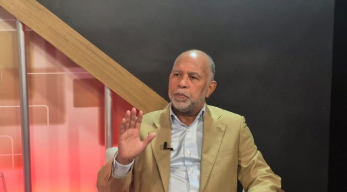 Video- Presidente ADP teme por integridad física de alumnos y maestros debido a que 13% de planteles tienen techos agrietados