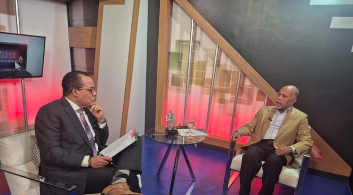 Video- Denuncia: 77% de las escuelas carecen de laboratorios de Ciencias Naturales y 51% tiene déficit de butacas