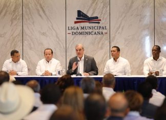 Presidente Abinader anuncia RD$4,000 millones para aceras y contenes en todo el país