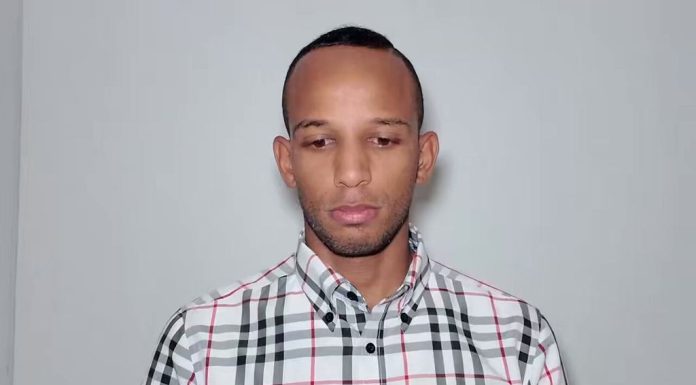 Periodista Edward Ramírez acusa PN Naco de violar sus derechos y privar su libertad por caprichos