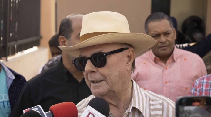 Hipólito Mejía aclara no está detrás de las aspiraciones de su hija Carolina