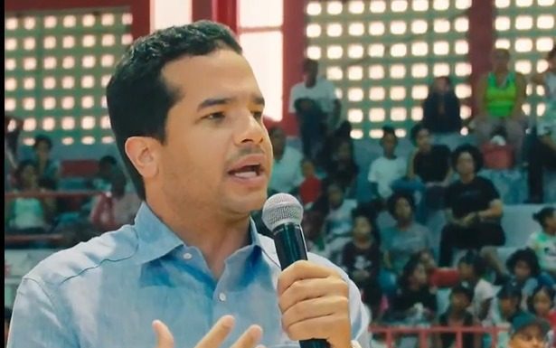 Omar Fernández concluye entrega de útiles escolares a miles de niños del Distrito Nacional