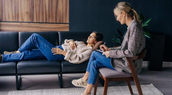 ¿Por qué la mujer sufre más trastornos de salud mental?