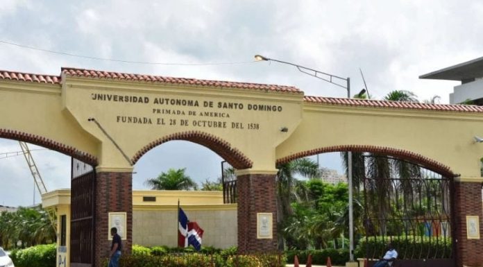 Profesores de la UASD levantan paro tras acuerdo con autoridades por aumento salarial