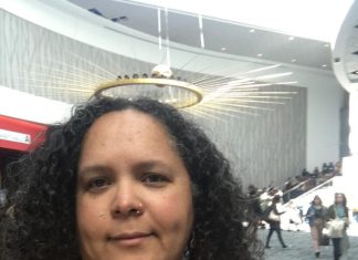 Lesbiana que ultrajó Himno Nacional aclara que su intención era exaltar los símbolos patrios