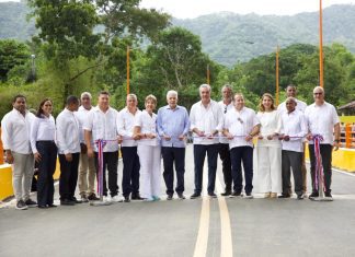 Presidente Abinader entrega puente sobre el río Bajabonico Arriba, fortaleciendo la comunicación y el desarrollo agrícola en Altamira