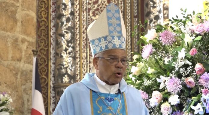 Arzobispo Ozoria exige mano dura contra «los que robaron el dinero de SeNaSa» y denuncia negligencia de las autoridades judiciales