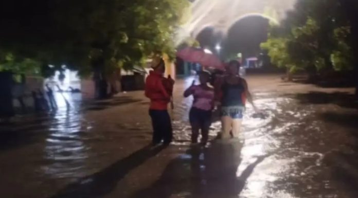 Defensa Civil auxilia a 160 familias afectadas por inundaciones en Azua