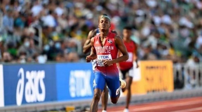 Alexander Ogando brilla en el Mundial de Atletismo 2025 y avanza a semifinales