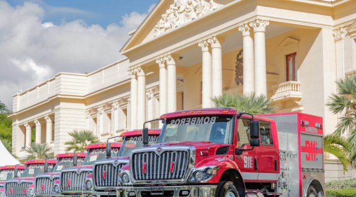 MINPRE y Sistema 911 entregan 12 nuevos camiones de bomberos para fortalecer la capacidad de respuesta a emergencias