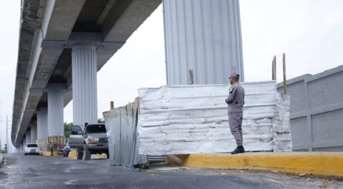 OPRET aclara pedazos desprendidos de columna del Metro hacia Los Alcarrizos eran restos de caliche y suciedad
