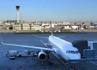 Ciberataque afecta aeropuertos europeos y causa demoras en Bruselas, Londres y Berlín