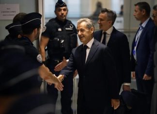 Condenan a cinco años de cárcel al expresidente francés, Nicolas Sarkozy, por recibir fondos libios en campaña