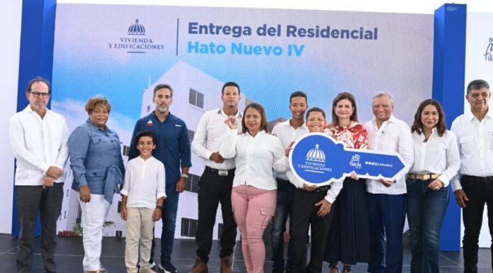 Banreservas financia más de 600 viviendas entregadas en Hato Nuevo por Raquel Peña
