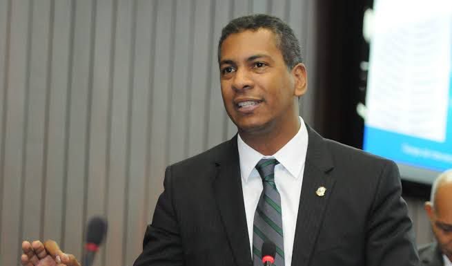 Demóstenes Martínez exige al Gobierno explicaciones por incremento desproporcionado en obra del arroyo Gurabo