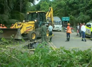Residentes en Don Juan y Yamasá afectados tras derrumbe de puente en Monte Plata