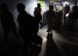 Presidente Abinader promete sistema eléctrico se estabilizará en un mes: “Los que más sufrimos somos nosotros”