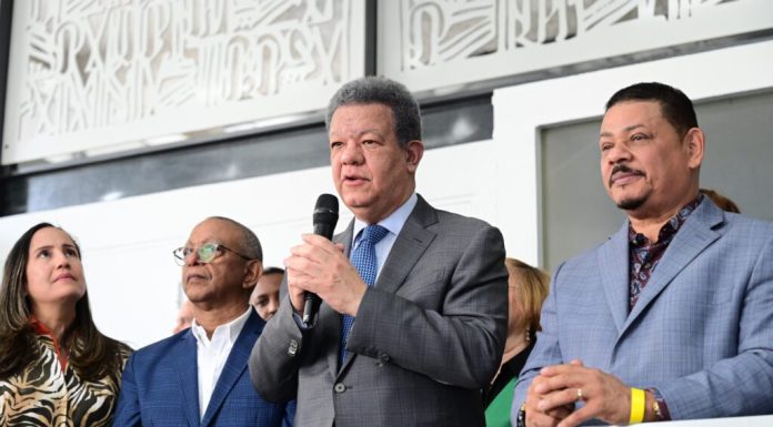 Leonel asegura desde Nueva York que el PRM ha colapsado los servicios públicos: “los hospitales están más enfermos que los pacientes”