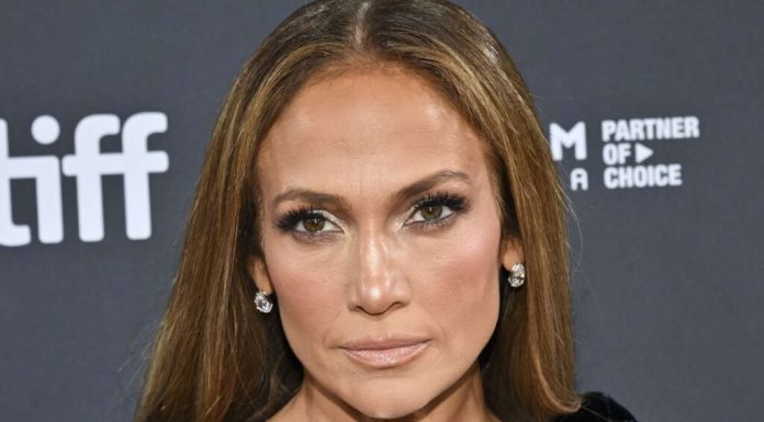 Jennifer López dice se frustró muchas veces, pero eligió no quedarse enojada