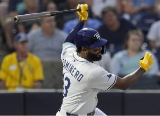 Junior Caminero pega su jonrón número 42