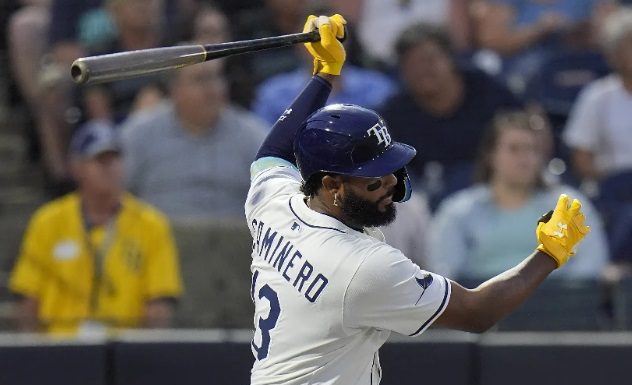 Junior Caminero pega su jonrón número 42