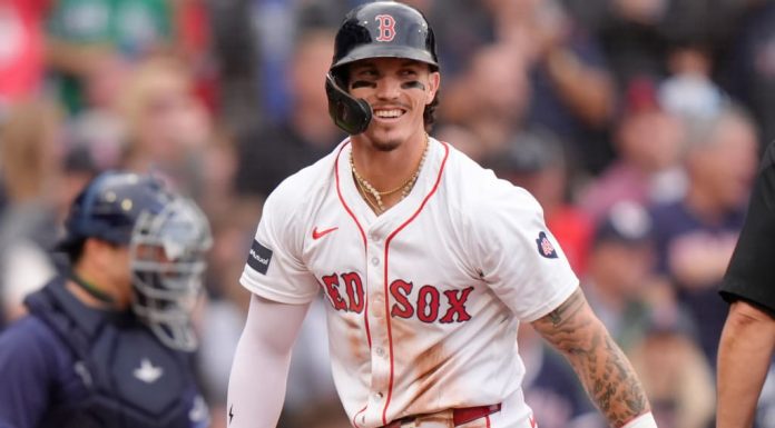 Jonrón dentro del terreno de Durán devuelve a Boston al sendero de la victoria