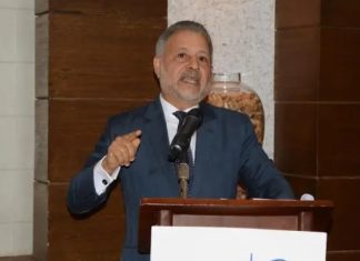 Empresarios sugieren debate nacional sobre reforma fiscal y Código de Trabajo antes de aplicar más impuestos