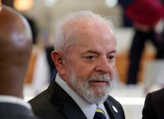 Lula critica a los «traidores de la patria» y dice que «Brasil no acepta órdenes de nadie»
