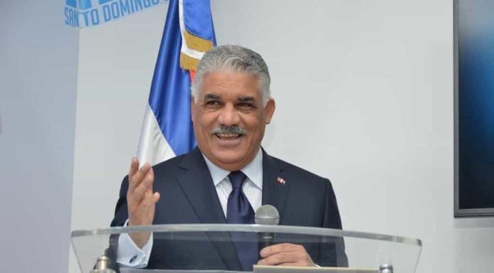 Miguel Vargas dice el gobierno arrastra a RD al descalabro”; atribuye al PRM “haber convertido la corrupción en un signo distintivo de su gestión”
