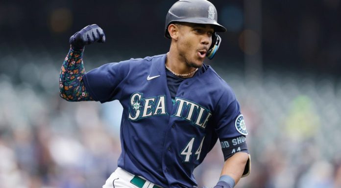 Marineros arrasan con 4 jonrones y retoman el liderato del Oeste de la Liga Americana