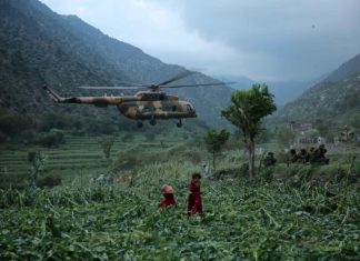 Pasan de 1.100 los muertos y 3.200 los heridos por el terremoto en Afganistán
