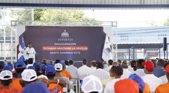 Ministro Kelvin Cruz entrega multiuso La Javilla en Villa Duarte, SDE