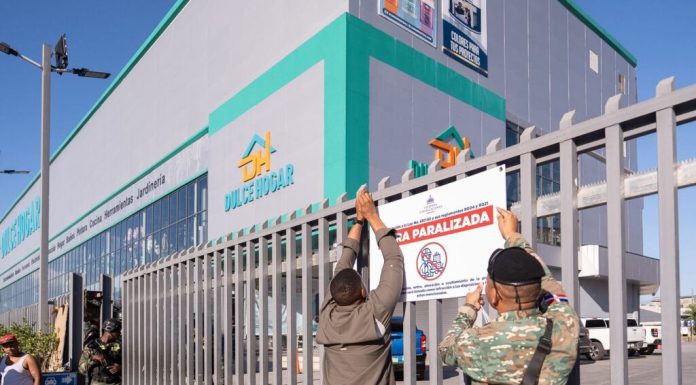 MIVED paraliza operaciones de varias naves y plazas comerciales en Santo Domingo