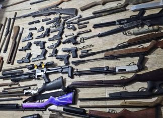 Policía y Ministerio Público desmantelan armería clandestina y ocupa 33 armas en San Cristóbal