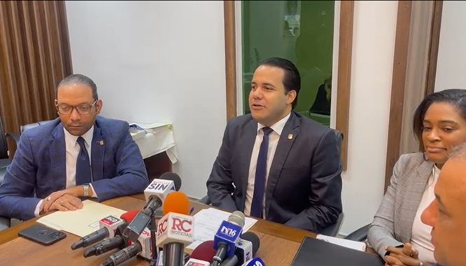 Diputados afirman comunidad Internacional ha sido “irresponsable” ante crisis haitiana, pese a llamado de Abinader