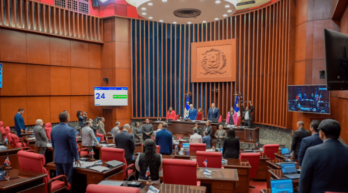 Senadores aprueban en primera lectura modificación al Código de Trabajo