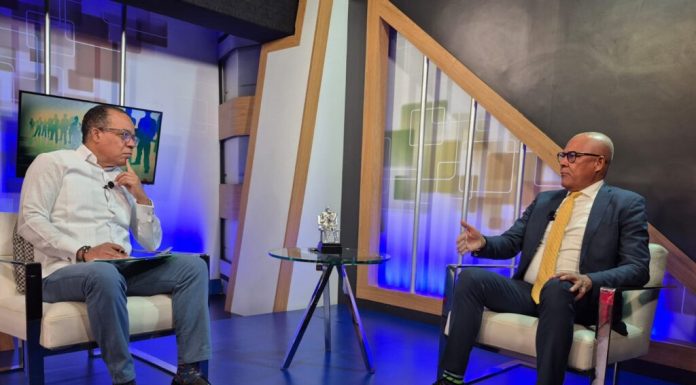 Julio César Tiburcio: “Lo de SENASA debe esclarecerse; Ortíz Bosch debió inhibirse caso Hernández; lo de Aerodom fue un mal negocio”