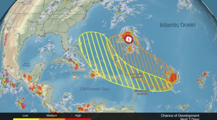 La tormenta Humberto se fortalece en aguas del Atlántico