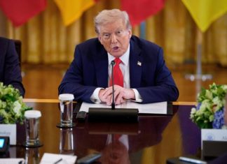 Trump revela Estados Unidos atacó a un barco cargado con drogas proveniente de Venezuela