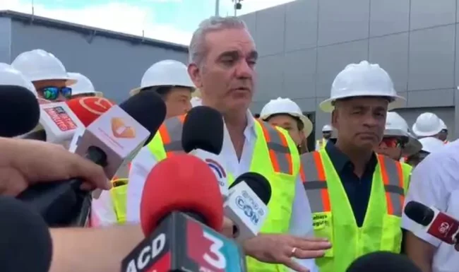 Presidente Abinader espera que a partir de próximas dos o tres semanas comiencen a disminuir los apagones