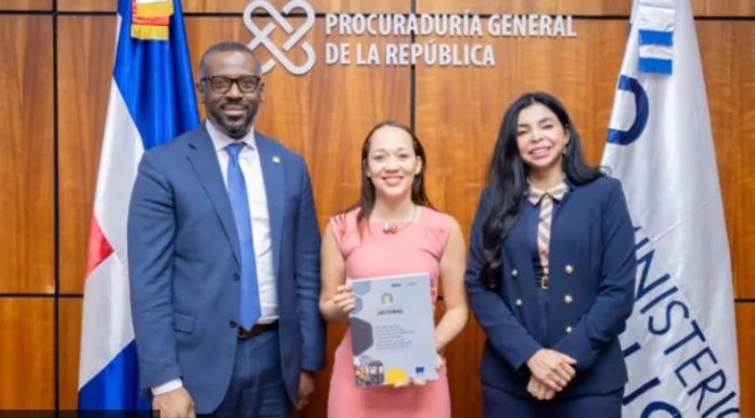 Yeni Berenice destaca necesidad población se mantenga vigilante para tener siempre mayor transparencia y una cultura de cero impunidad