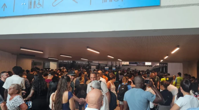 Comisión Aeroportuaria multa Aerodom con US$5 millones y ordena resarcir pasajeros por apagón del domingo