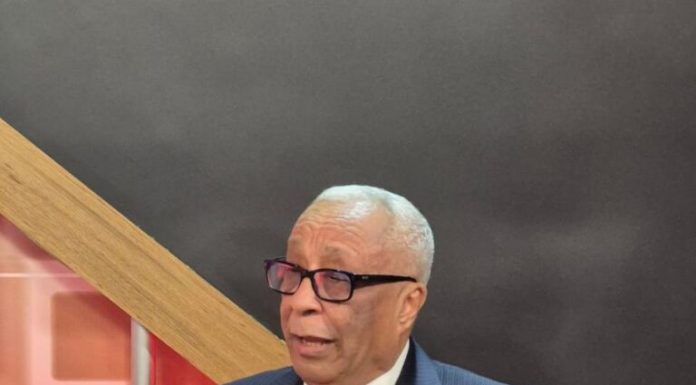 Video- Exministro de Hacienda denuncia opacidad en manejo de dinero tomado prestado por el gobierno y no gastado