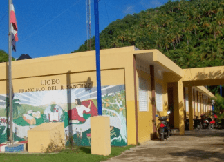 Someterán ante la justicia a cuatro adolescentes por causar una intoxicación masiva de estudiantes y profesores en Nagua